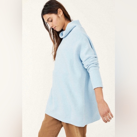 Free People Sweaters - Free People Dream Blue Ottoman slouch tunic, size XS